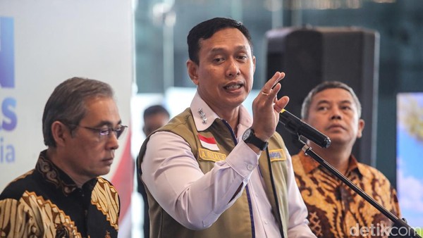 Serapan Beras Bulog Lampaui Target, Stok Tembus Rekor 4,5 Juta Ton