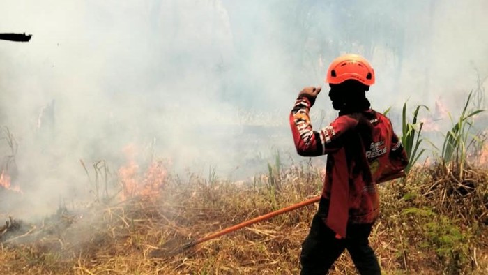 Tim Gabungan yang tengah berada dilokasi kebakaran Gunung Kawinajang