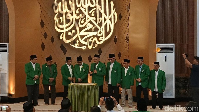 UMI meluncurkan Masjid Umar Bin Khattab Makassar.