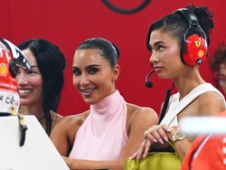 Foto: Gaya Kim Kardashian Tiba di F1 Singapura, Dukung Lewis Hamilton