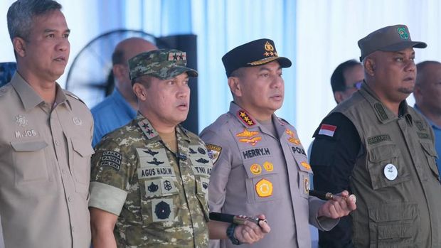 Gerakan Hijau TNI-Polri dan Warga Riau Tanam Ribuan Pohon Cegah Karhutla (3)