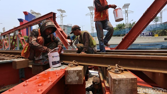 BPJS Ketenagakerjaan menargetkan peningkatan kepesertaan pekerja informal hingga akhir 2026. Target tersebut diupayakan melalui penerapan tiga strategi utama, yakni reframe, relevansi, dan resonansi atau 3R.

Berdasarkan data hingga Juli 2026, jumlah pekerja informal yang tercatat sebagai peserta BPJS Ketenagakerjaan mencapai 13,56 juta orang atau sekitar 17,44 persen dari potensi 77,8 juta pekerja informal di Indonesia.