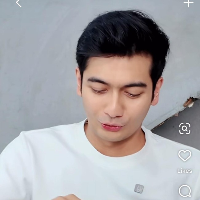 Keseruan Teuku Ryan saat  Kulineran, Makan Nasi Padang hingga Macaroon!