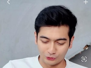 Keseruan Teuku Ryan saat  Kulineran, Makan Nasi Padang hingga Macaroon!