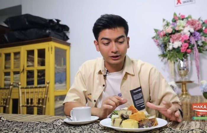 Keseruan Teuku Ryan saat Kulineran, Makan Nasi Padang hingga Macaroon! Keseruan Teuku Ryan saat Kulineran, Makan Nasi Padang hingga Macaroon!