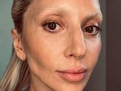 Lady Gaga Bagikan Tips Makeup di Rumah, Cincin Tunangan Rp 18 M Bikin Salfok
