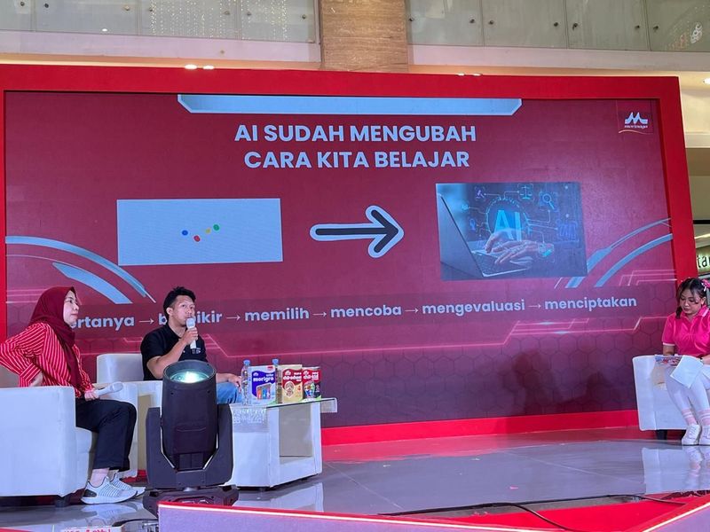 Membimbing Generasi Digital Menghadapi Dominasi Teknologi Pintar (3)