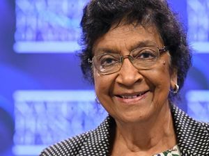 Video Guyonan Pemenang Nobel Navi Pillay: Saya Akan Berbagi dengan Trump