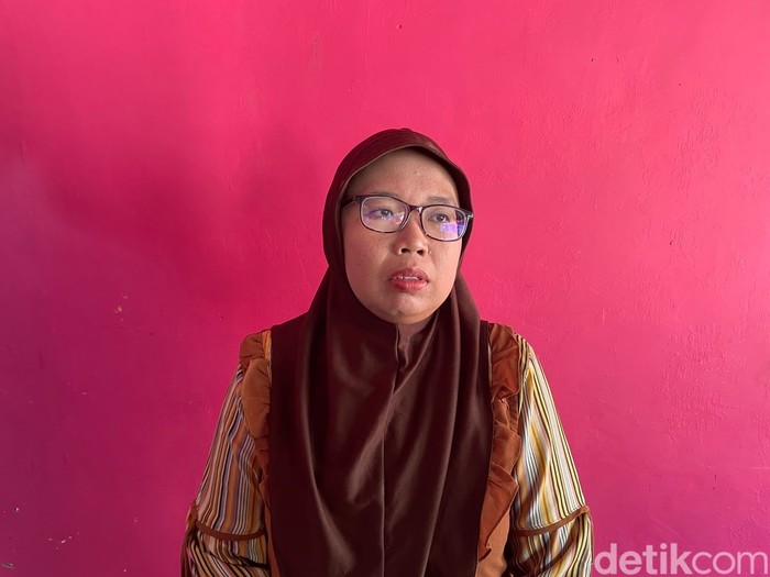 Orang tua korban, Dewi ditemui di rumahnya wilayah Pati Kota, Sabtu (10/10/2026).