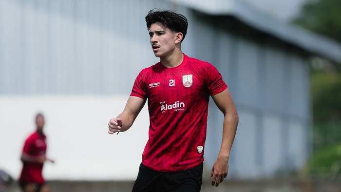 Pemain Persis Solo Theo Leeming