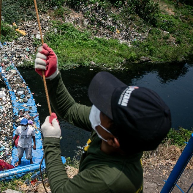 Sepekan, 300 Kg Sampah Diangkat dari Sungai Premulung Solo