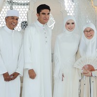 Pernikahan Syed Saddiq dan Bella Astilah ini disiarkan secara langsung di televisi dan media sosial Astro dengan dihadiri sekitar 250 tamu. Sederet tokoh penting tampak hadir, mulai dari istri Perdana Menteri Malaysia, para mantan menteri, hingga Menteri Kesehatan Singapura. Foto: Dok. Astro Malaysia, Instagram hijabista.hub