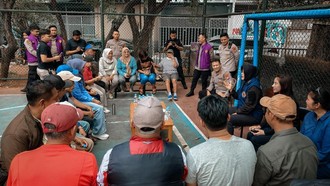 Polisi Beri Warga Trauma Healing Usai Gerebek Kampung Narkoba di Jakbar