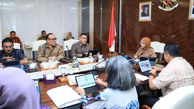 Rapat bersama Kepala BRAN dengan Menteri PANRB dan Wakil Menteri ATR/BPN Ossy Dermawan, di Kementerian PANRB, Jakarta. (dok.istimewa)
