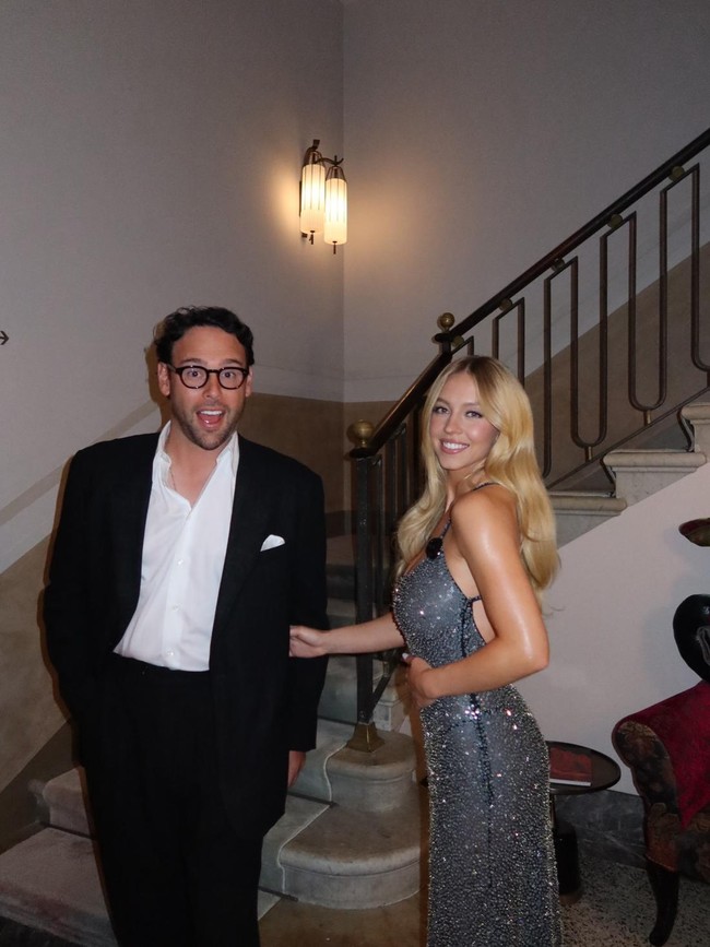 Intip Potret Kencan Sydney Sweeney dan Scott Braun di Venesia