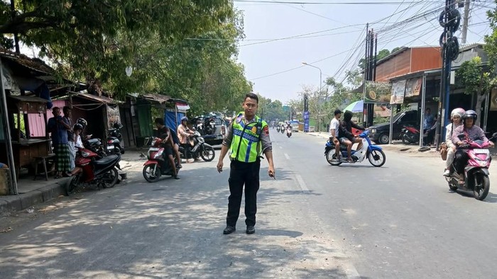 TKP kecelakaan menewaskan tukang ojek Wisata Makam Sunan Kalijaga Demak, Sabtu (10/10/2026).