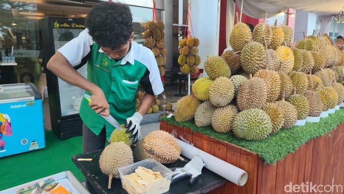 Trans Durian Roadshow di Transmart Cirebon