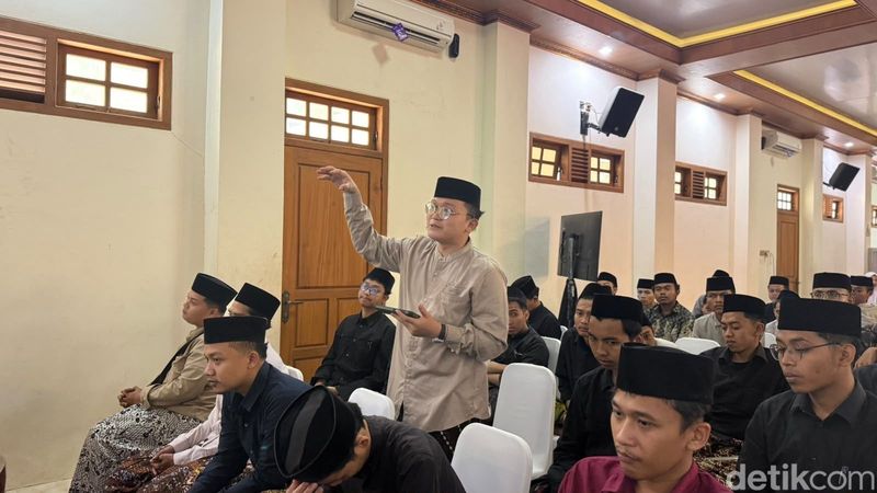 TRANS7 Mengajar TRANS7 Mengajar Bekali Santri Lirboyo Keterampilan Konten Digital