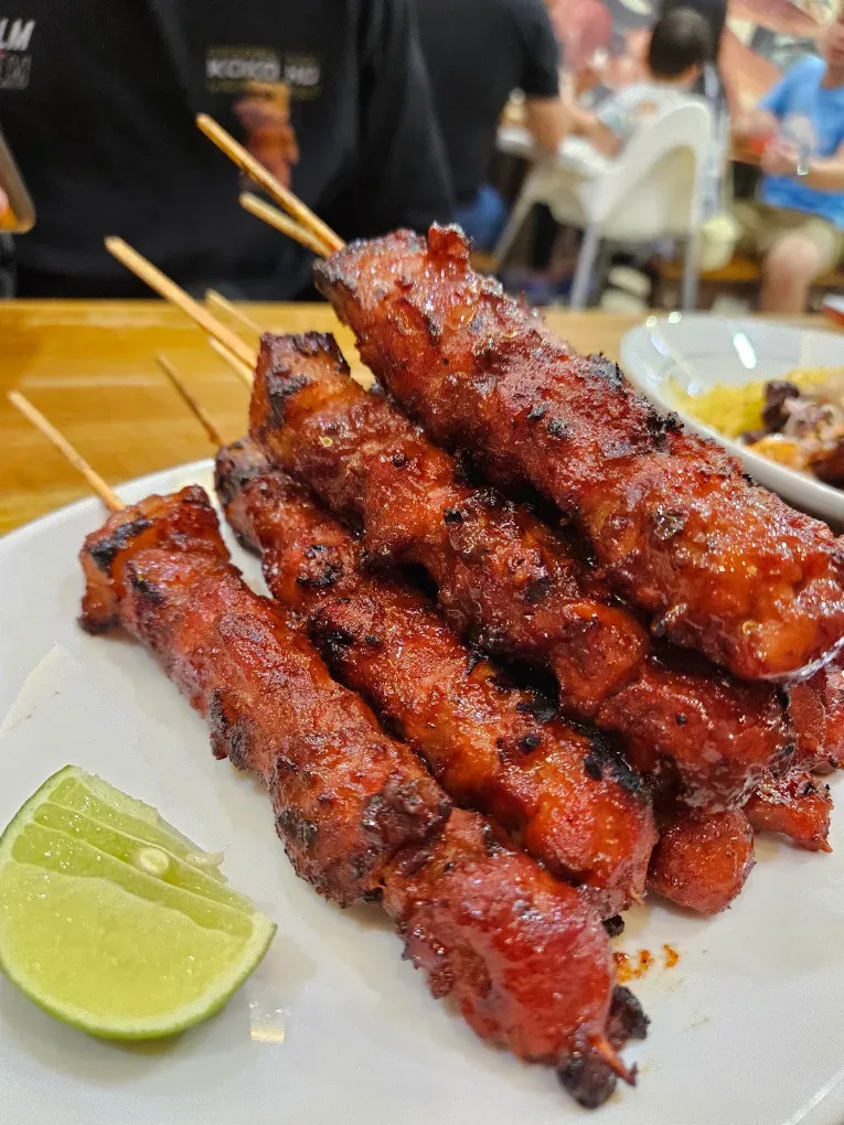 Viral Larangan Bawa Nasi di Warung Sate Babi