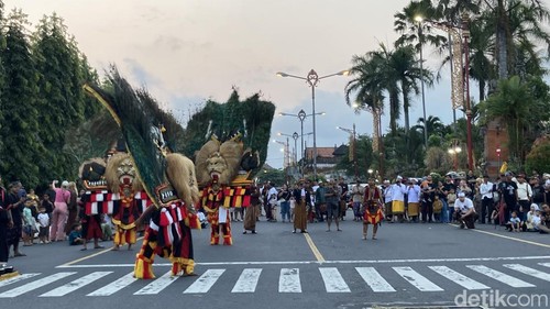 Atraksi Reog Ponorogo Harimau Dewata Bali di Klungkung, Bali, Sabtu (10/10/2026). (Foto:Fatih Kudus Jaelani/detikBali)