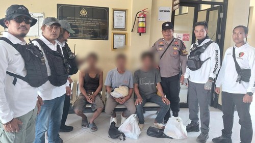Sejumlah buruh proyek diamankan ke Polsek Kawasan Mandalika, Minggu (11/10/2026).