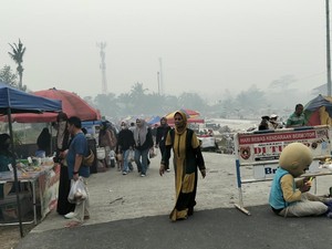 Asap Karhutla Selimuti CFD Pangkalan Bun, Warga Pilih Pulang Demi Lindungi Anak