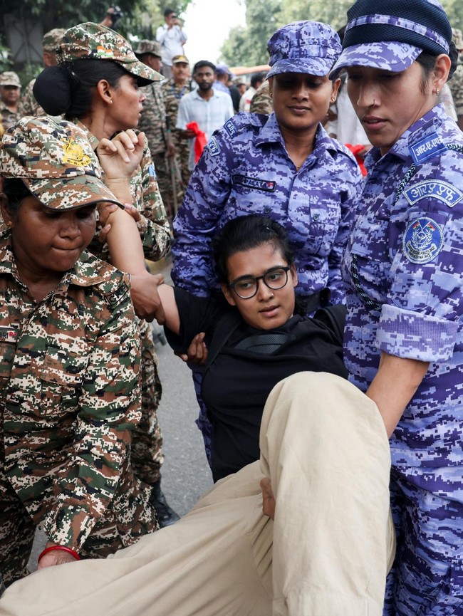 Demo Memanas di New Delhi, Mahasiswa India Tuntut Komisioner Pemilu Mundur