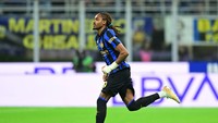 Djed Spence Akhirnya Nongol Juga