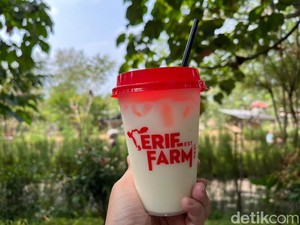 Bukan Cuma Main Sama Hewan, Peternakan di Cisarua Ini Punya Menu Susu Segar