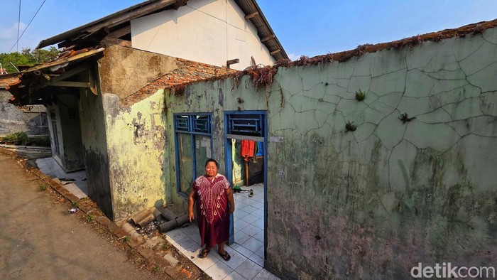 Herti Korban Gempa di Sukabumi