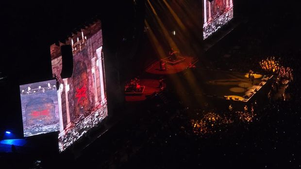 Isyana Sarasvati membuka konser Avenged Sevenfold di JIS pada 10 Oktober 2026.