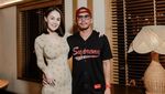 Kata Suami soal Penampilan Jennifer Dunn yang Curi Perhatian