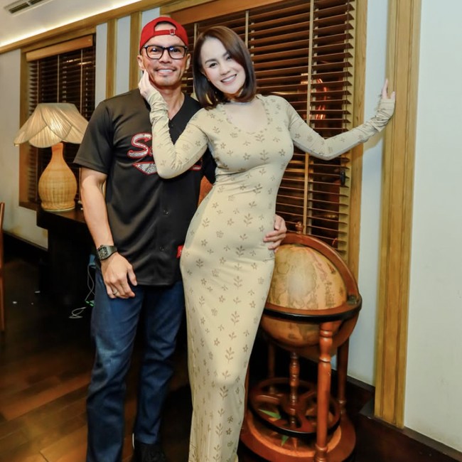 Kata Suami soal Penampilan Jennifer Dunn yang Curi Perhatian