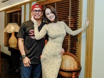 Kata Suami soal Penampilan Jennifer Dunn yang Curi Perhatian