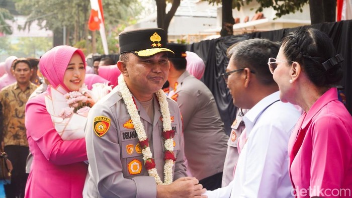 Irjen Dekananto Eko Purwono resmi menjabat Kapolda Jawa Timur.