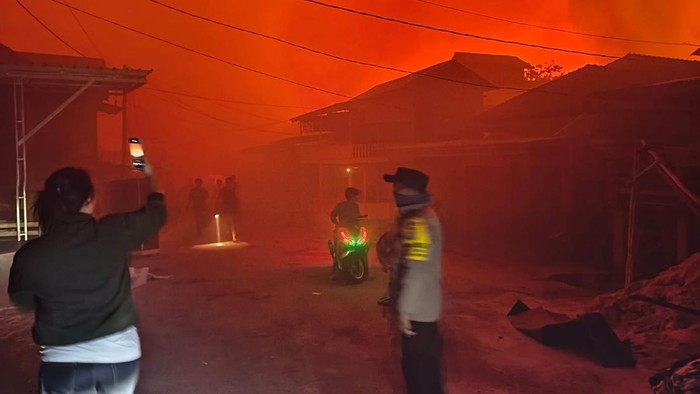 Lahan gambut di Bangka Selatan terbakar hingga ratusan rumah warga ikut dilalap api