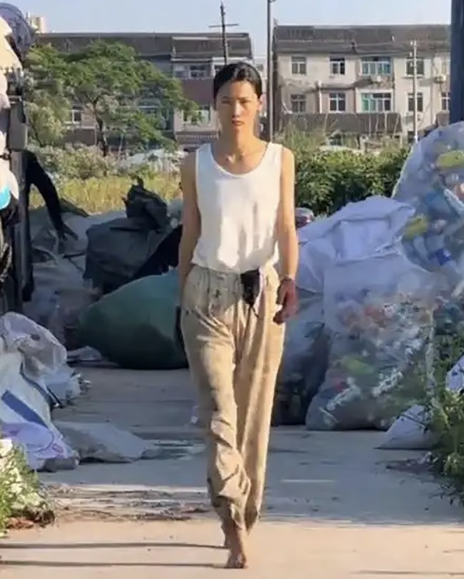 Banyak netizen menyarankannya mencoba peruntungan di industri fashion. Tak disangka, video tersebut sampai ke Lu Xianren, model China yang belajar modeling secara otodidak. Foto: dok. Baidu