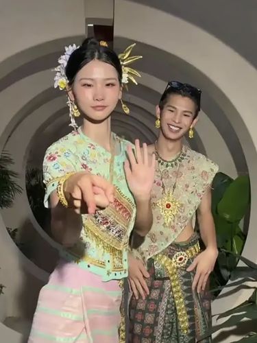 Transformasi Mengejutkan Pemulung Asal Negeri Tirai Bambu Menembus Panggung Catwalk (3)