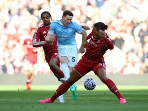 Kala Elliot Anderson Jadi Bos di Anfield