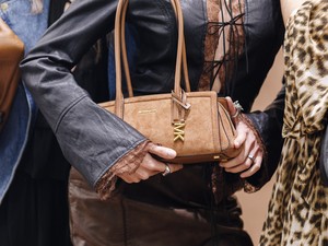 Cara Michael Kors Menerjemahkan Gaya Effortless Tapi Mahal ala London