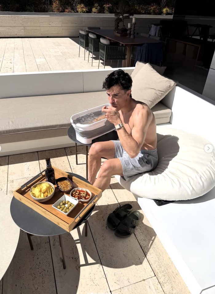 Momen Santai Marc Marquez Nikmati Sushi hingga Bikin Sosis Panggang
