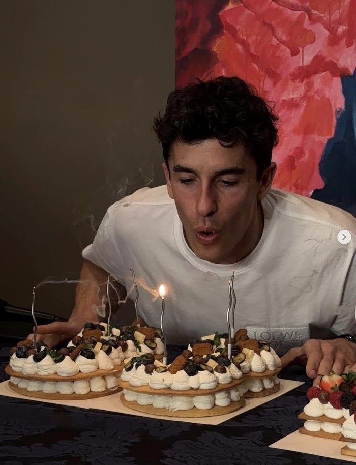 Momen Santai Marc Marquez Nikmati Sushi hingga Bikin Sosis Panggang