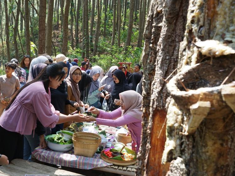 Pasar Pangupojiwo, Wisata Kuliner Tradisional yang Bikin Bernostalgia