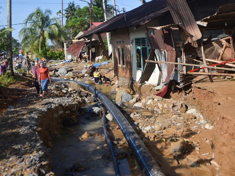 Pasca Banjir Bandang di Padang, Rumah Rusak hingga Akses Jalan Terputus