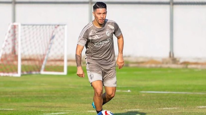 Pemain PSM Makassar Sergio Aguero.
