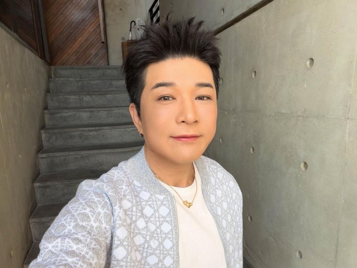 Tampil Beda Usai Pangkas Bobot 37 Kg, Shindong Super Junior Tegaskan Potret Terbarunya Bukan Rekayasa AI (2)
