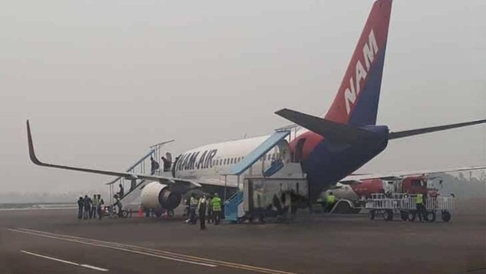 Penerbangan di Bandara Iskandar Pangkalan Bun, Kotawaringin Barat.
