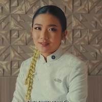 Rachel Cia terlihat menawan dengan tatanan rambut konde dan makeup flawless di hari bahagianya. Foto: Instagram @dikta