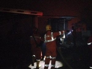 Karhutla Merembet Permukiman di Babel, Sekeluarga Terjebak Asap Dievakuasi