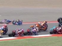 Moto2 Mandalika Diwarnai Red Flag: Empat Rider Jatuh-Motor Kebelah!